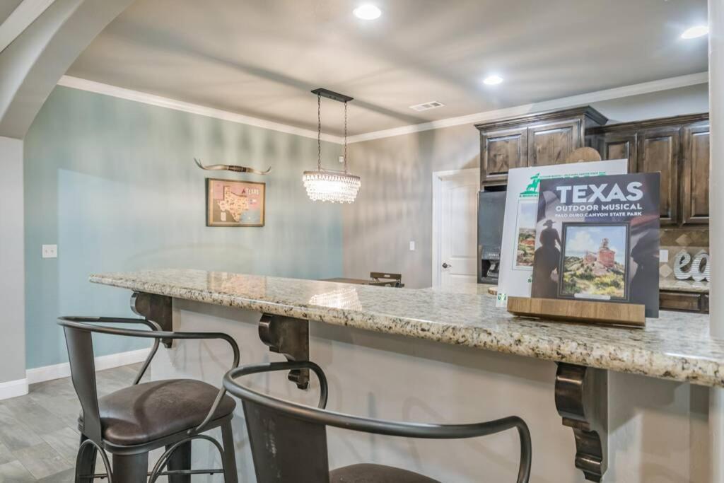 Cheerful 3 Bedroom Home, King Bed, 10 Min From Palo Duro Canyon, Fireplace, Washer Dryer Dış mekan fotoğraf