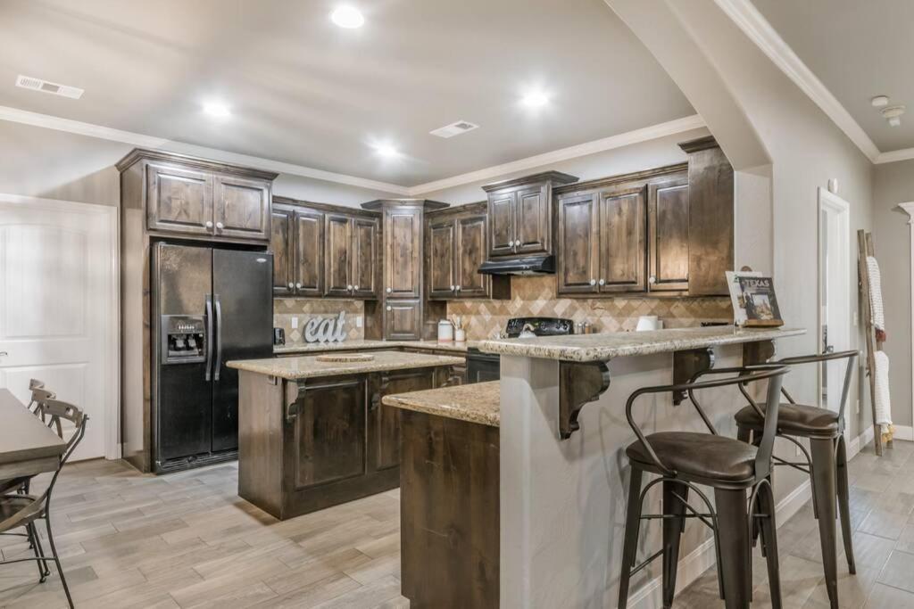 Cheerful 3 Bedroom Home, King Bed, 10 Min From Palo Duro Canyon, Fireplace, Washer Dryer Dış mekan fotoğraf