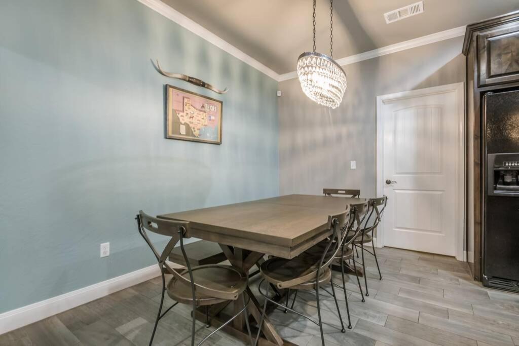 Cheerful 3 Bedroom Home, King Bed, 10 Min From Palo Duro Canyon, Fireplace, Washer Dryer Dış mekan fotoğraf