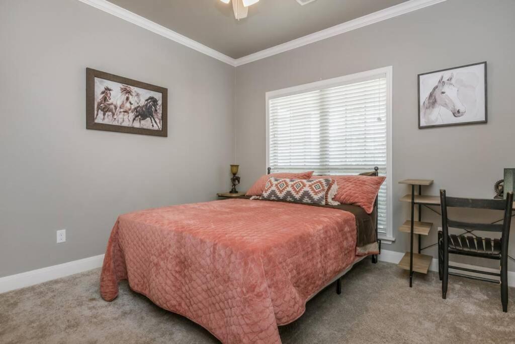 Cheerful 3 Bedroom Home, King Bed, 10 Min From Palo Duro Canyon, Fireplace, Washer Dryer Dış mekan fotoğraf
